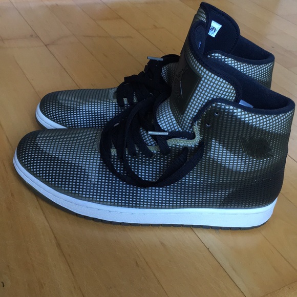 Other - Air Jordan 1 Retro 4Lab1